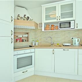 4 bedroom villa with pool near Sveti Lovrec, sleeps 8